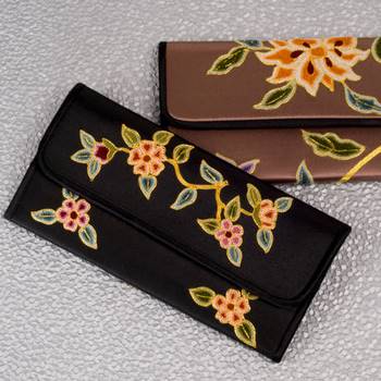 Women's sales wallet pouches