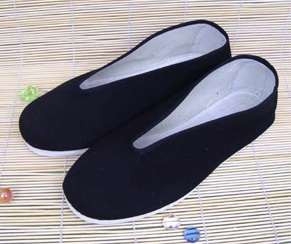 traditional slippers for men